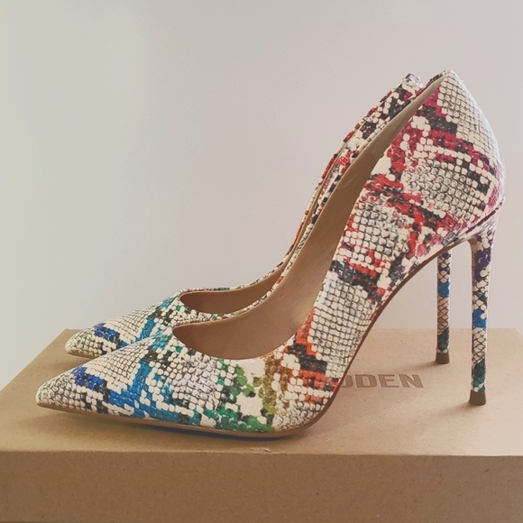 Steve Madden Shoes - STEVE MADDEN Rainbow Snake print